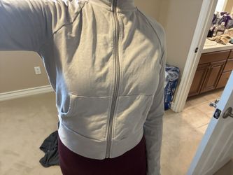 ✨ SKIMS Zip Hoodie – Perfect Neutral Staple Size Small✨