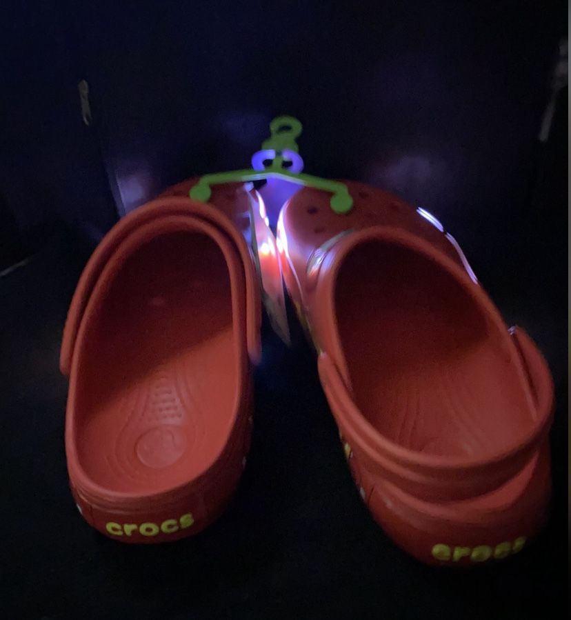 Lightning McQueen Crocs size 8W/6M