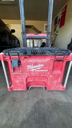 Milwaukee Packout Rolling Tool Box