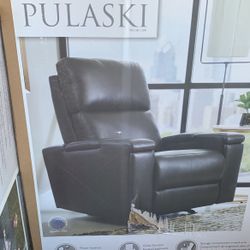 Pulaski Recliner 