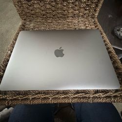 MacBook Pro 2020**READ DESCRIPTION**