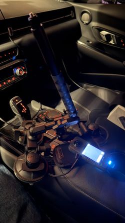 Insta360 x3 w/ suction cup car mount