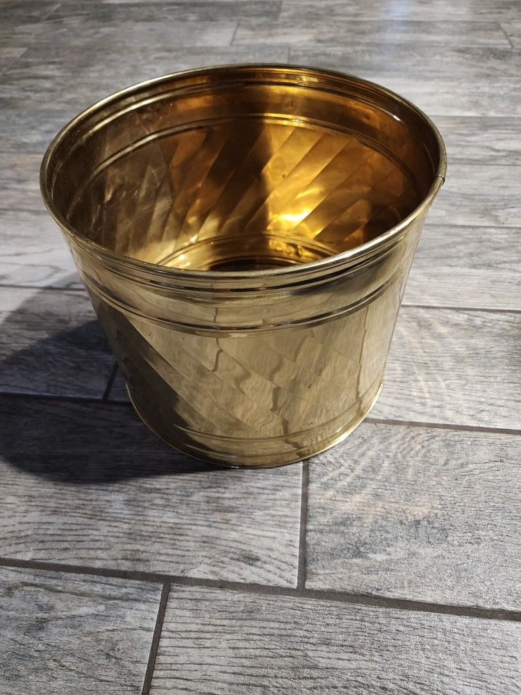 Large Hosley Brass planter / Bin 9x11
