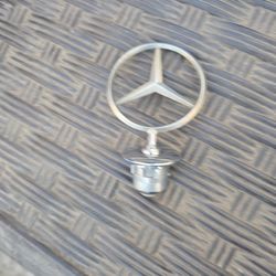 Mercedes Emblem 