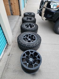 6 Lug Black Rhino Wheels with Toyo Open Country 33x12.50R18LT Tires/Wheels
