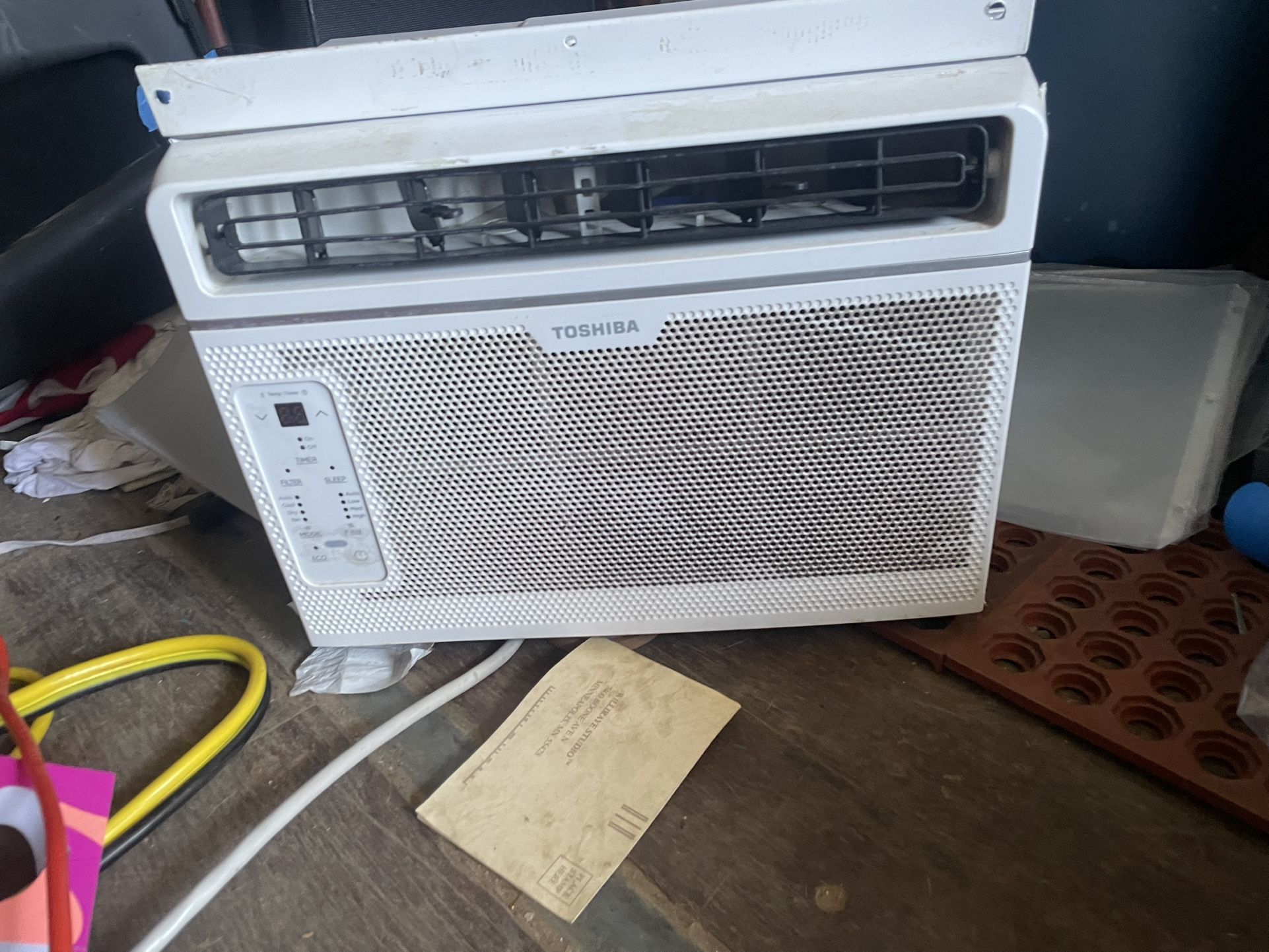 Toshiba 6,000 btu Window Air conditioner
