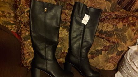 Brand NEW Ladies Black Boots Size 9M