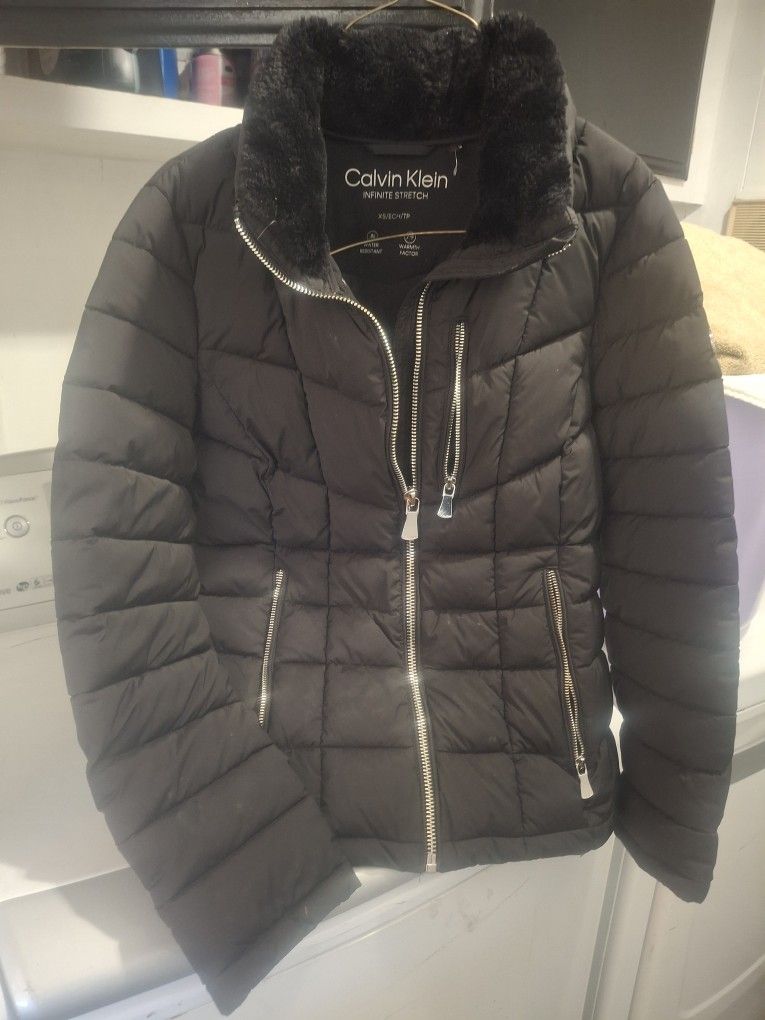 Calvin Klein Noseuso Size S
