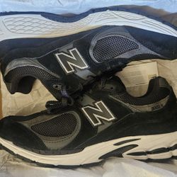 New Balance 2002r Black & White Size 11.5 Men New