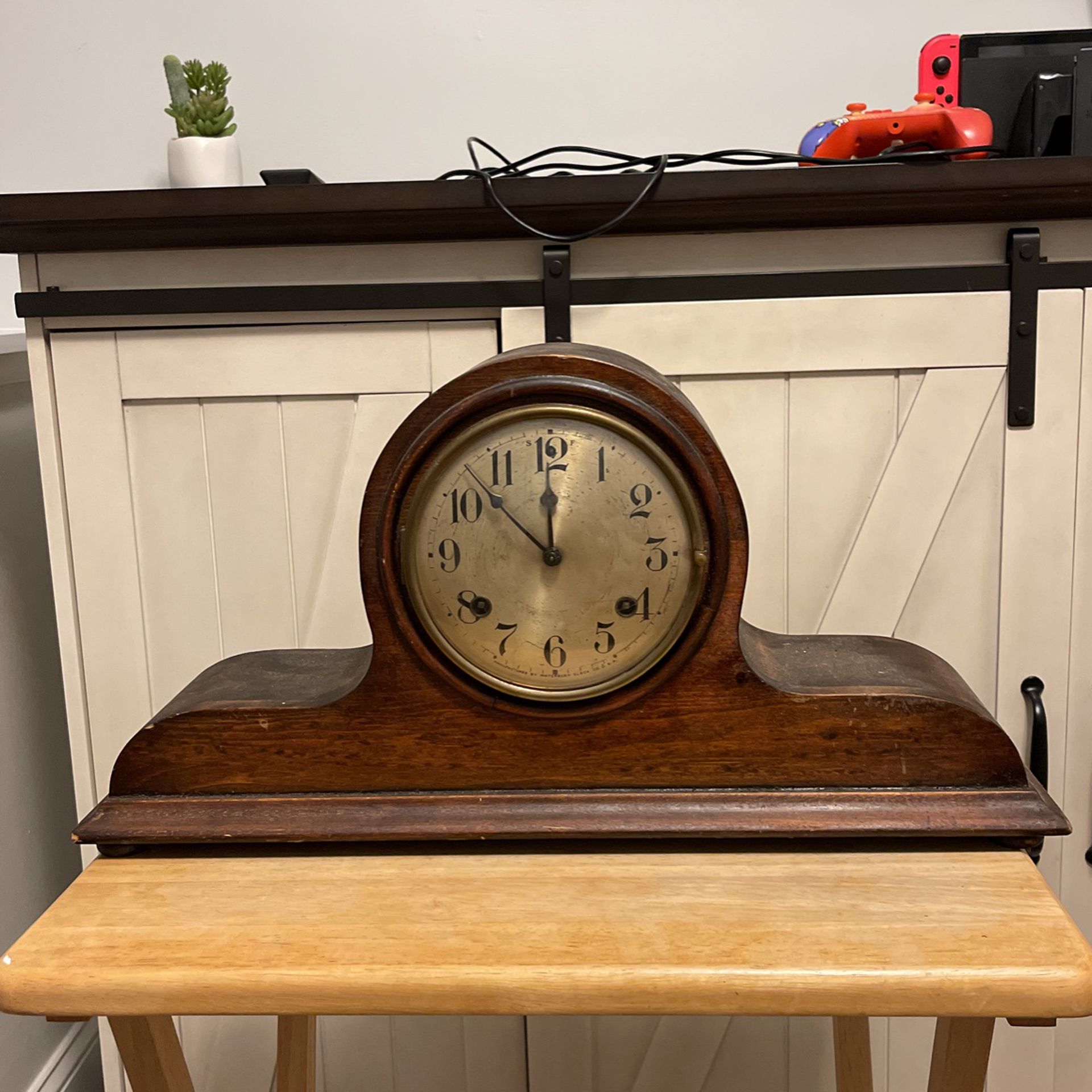 Beautiful Antique Clock 🕰 Brown Color