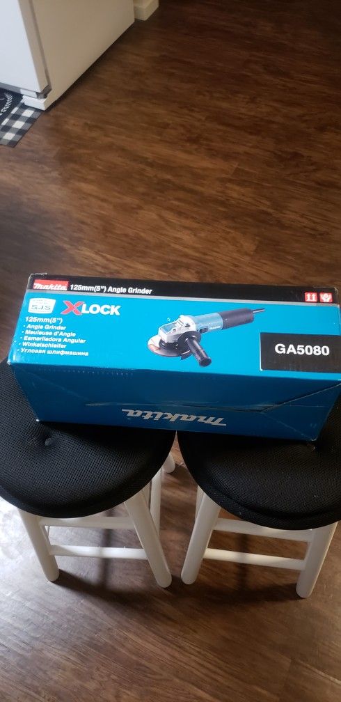 Makita Angle Grinder 