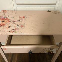 Free Small Desk/Vanity