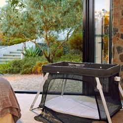 Gauva Lotus Travel Crib