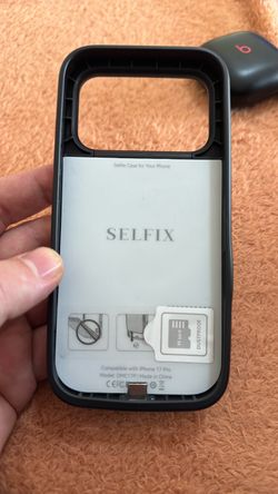 Selfix iPhone Pro case