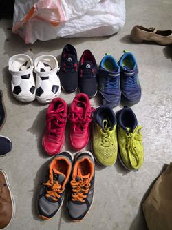 Sizes 4-6 boy shoes