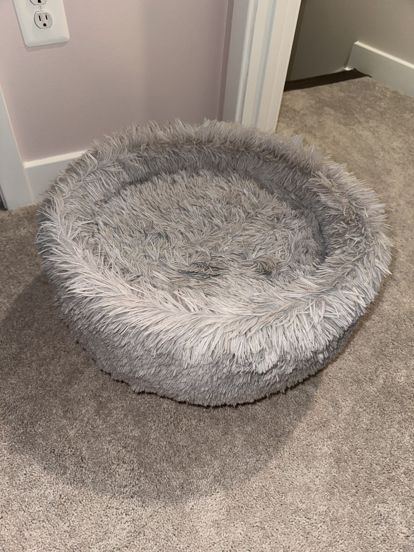 Frisco Long Faux Fur Elevated Cat Bed
