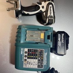 Makita LXFD01 Drill Charger and 18v Battery 