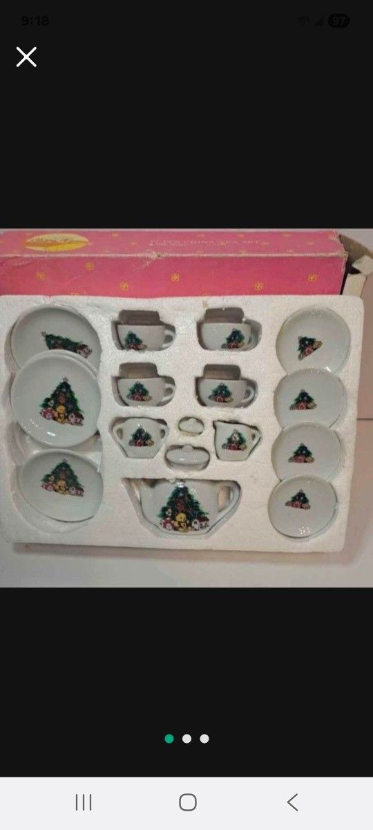 Vintage Child’s 17 Piece Miniature Porcelain Christmas Tea Set
