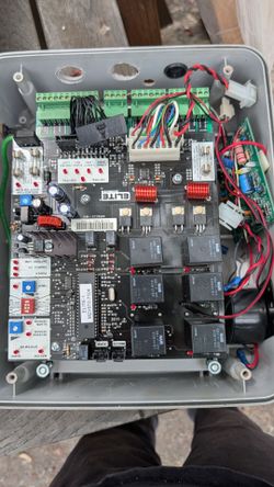 Elite Miracle 1 automatic swing gate controller