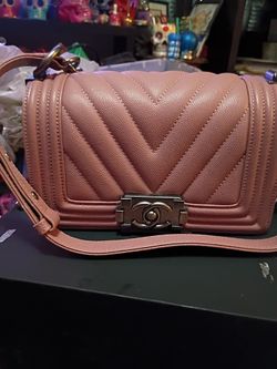 Chanel Le Boy Chevron in caviar leather small pink