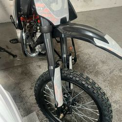 125 CC Dirtbike 