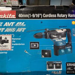Makita 18V 1-9/16 in. 5.0 Ah X2 LXT Lithium-Ion (36V) Brushless Cordless AVT Rotary Hammer Kit AFT AWS