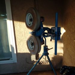 Jugs Pitching Machine