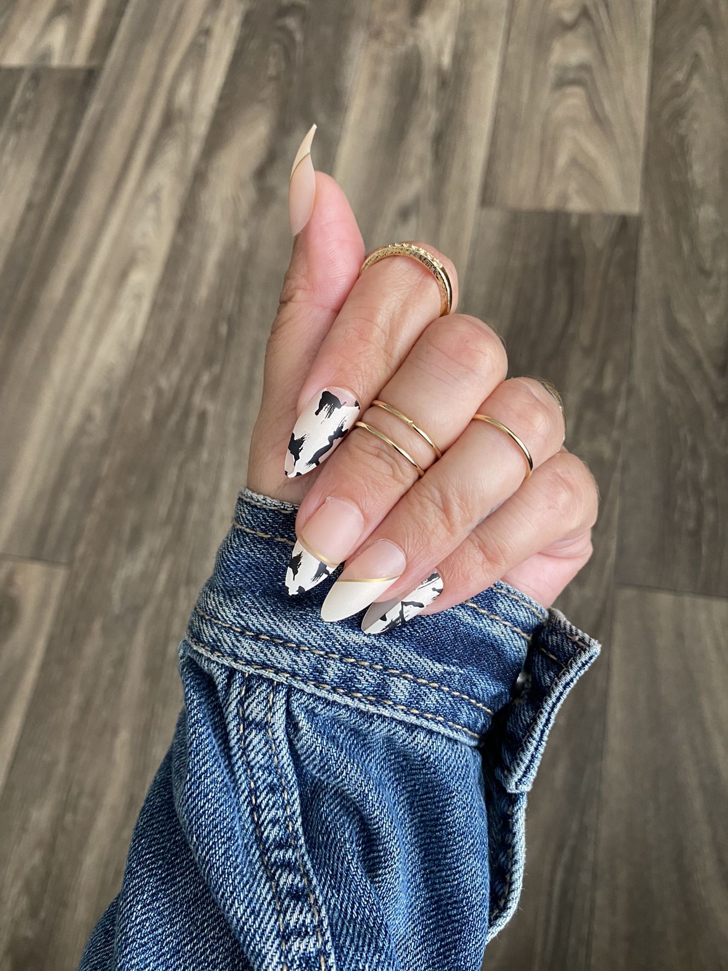 Feral Edge “Cowgirl” Press-on Glue-on Medium Stiletto Nails 24pcs