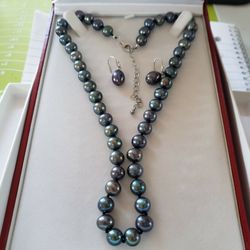 Elegant Tatiti Pearl Set 