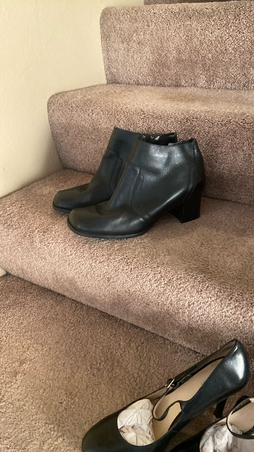 Women’s Black Ankle Boots 11W