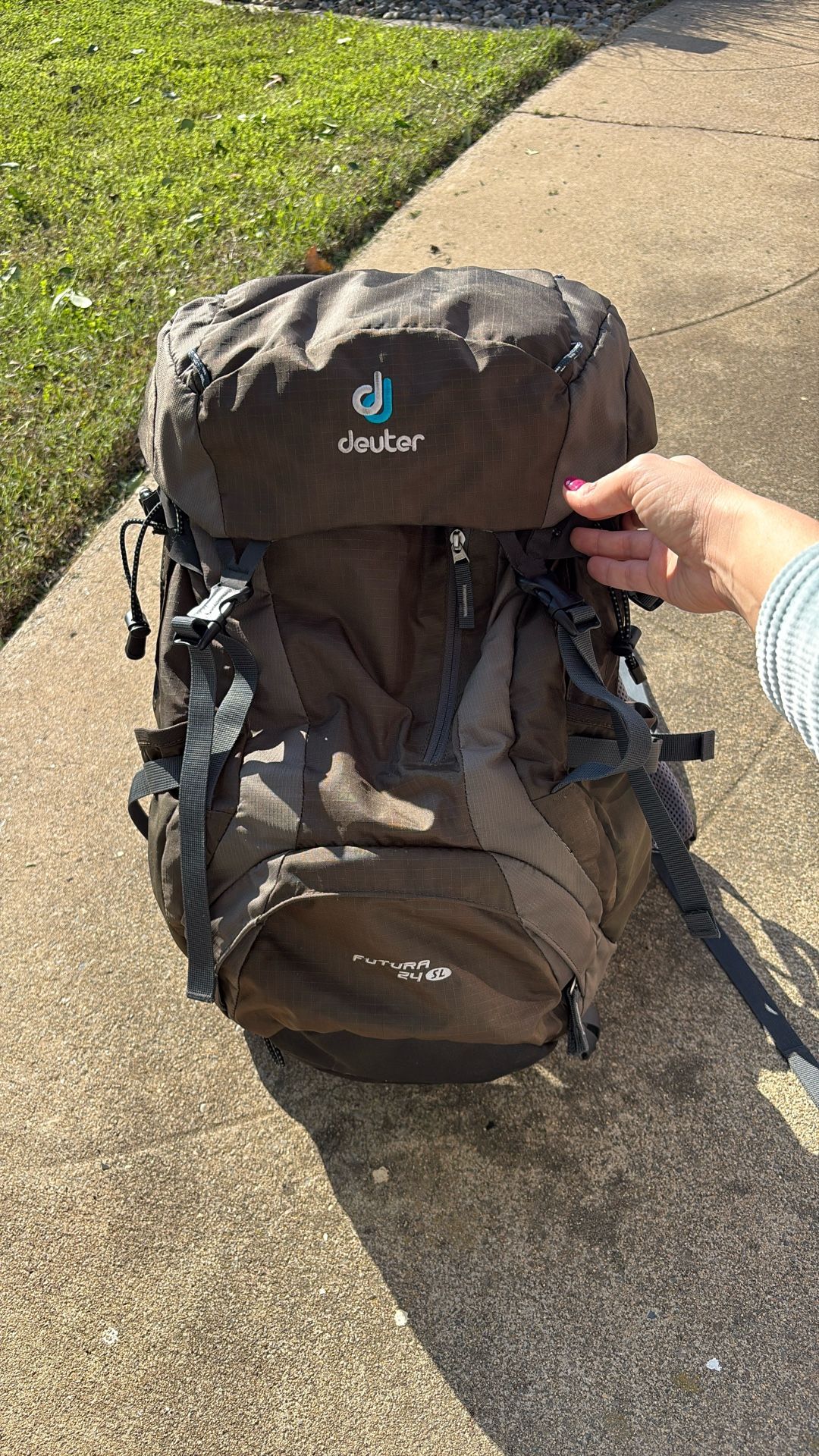 DEUTER BACKPACK — Women's Futura 24 Sl Hiking Backpack