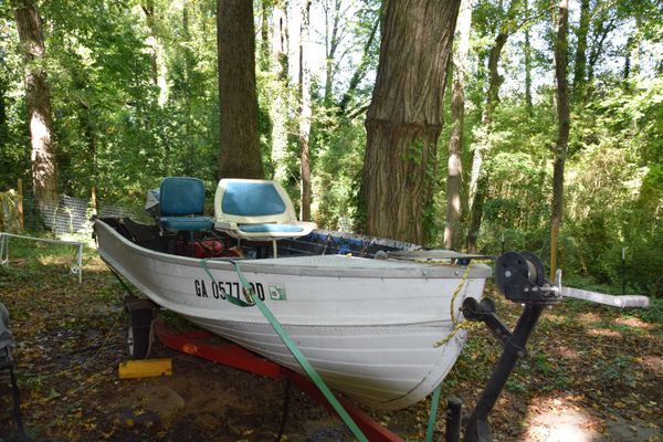 14 foot semi-v hull Jon boat for Sale in Lawrenceville, GA 