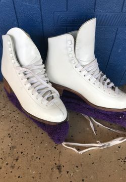 Ladies skates size 5 1/2