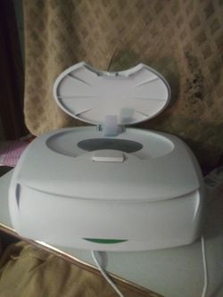 Baby wipes warmer