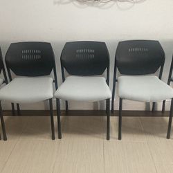 Beautiful 5 Waiting Room Chairs.