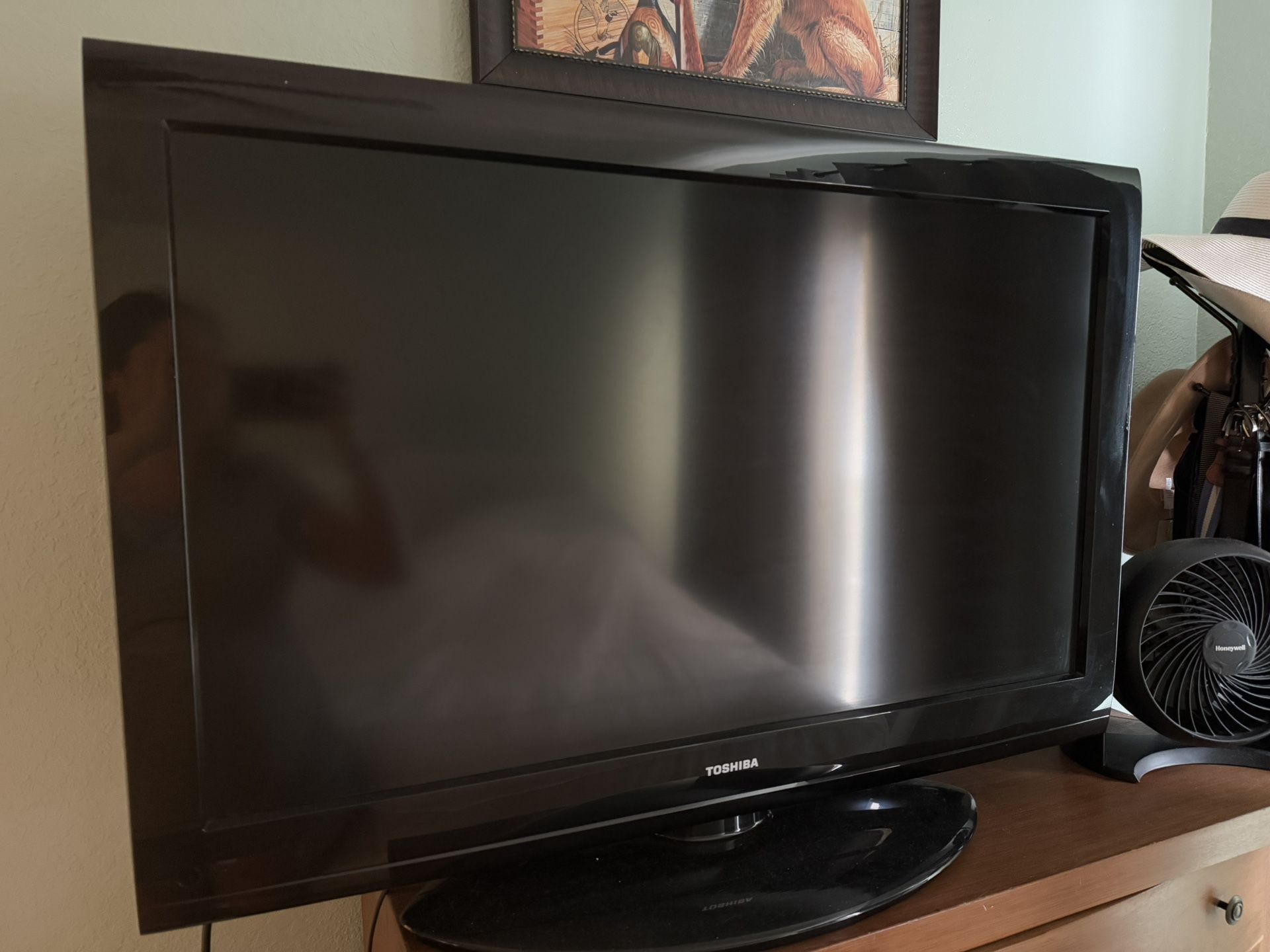Toshiba 40” TV