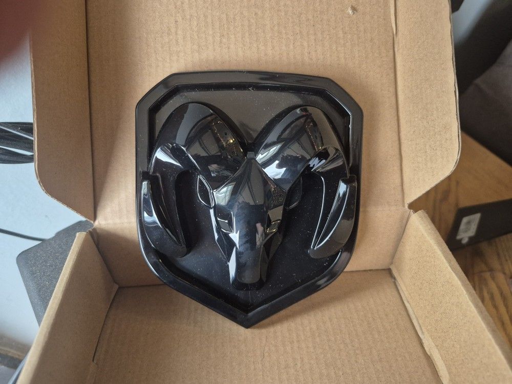 2009 - 2018 OEM Ram 1(contact info removed) 3500 Grille Badge