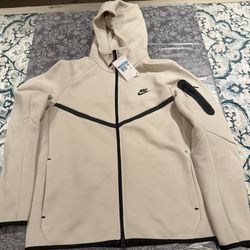 Nike Tech Fleece Hoodie – Brand New w/ Tags - White /Cream