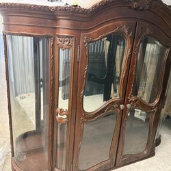  China Cabinet