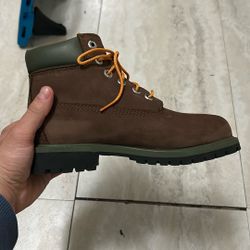 Boys Timberlands Size 2