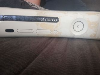 XBOX 360 E CONSOLE