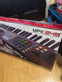 AKAI MPK 249 Professional Keyboard Controller