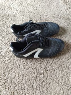 Soccer Cleat Size 4