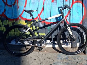 2025 Momentum UX 3S Designed by Giant