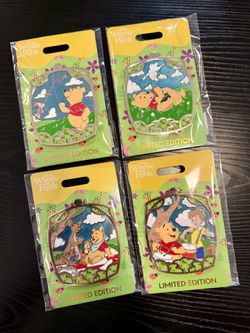 Walt Disney Imagineering MOG LE300 Pin Winnie the Pooh Seasonal Celebration Series 2 - Full set of 4