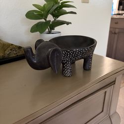 Elephant bowl