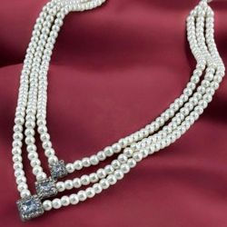 Women  Pearl Opera Necklace 