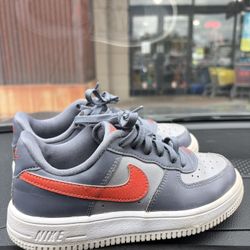 Nikes Kids Size 1 