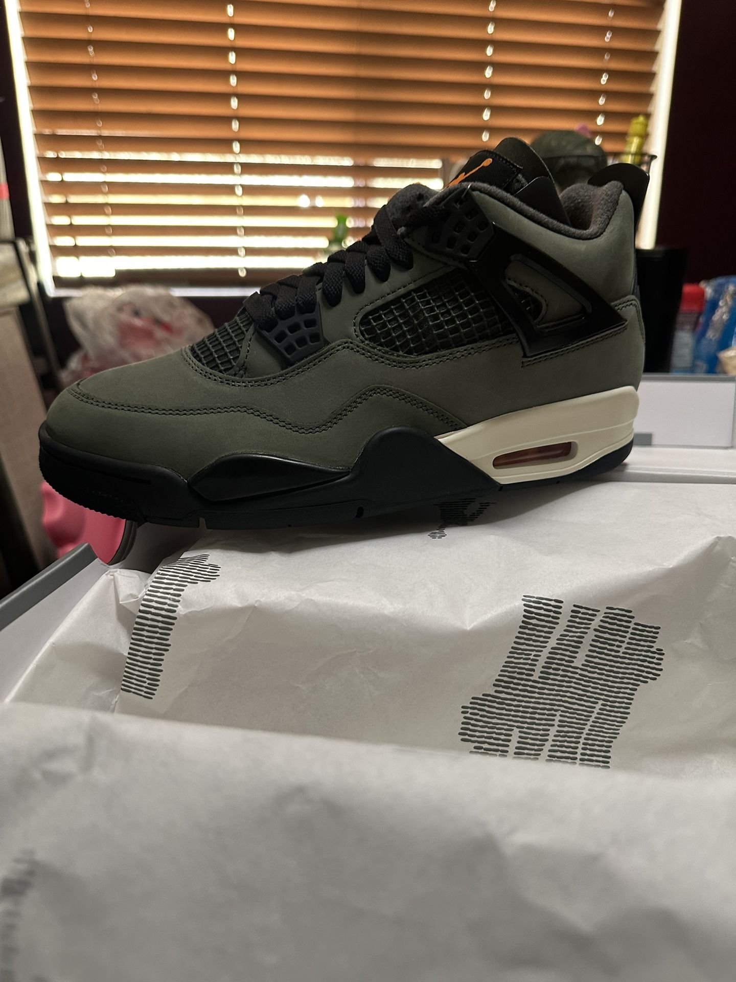 Undefeated 4s Brand New Sz9