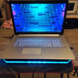 HP 17.3" Laptop 💻 12GB 😃 500GB SSD + 128GB SSD 